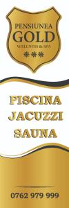 un conjunto de tres etiquetas para un restaurante de pizzas en Pensiunea GOLD Wellness&Spa en Chişcău