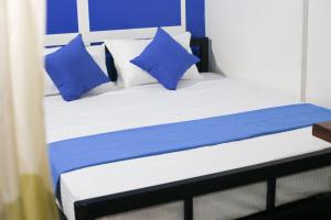 Postel nebo postele na pokoji v ubytování Airport Residence Inn