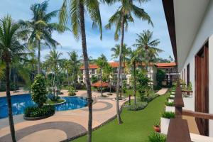 Piscina di AKAR Hotels & Resort Lampung o nelle vicinanze