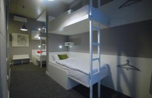 Postel nebo postele na pokoji v ubytování Cubby Hotel