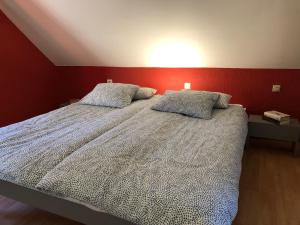 Postel nebo postele na pokoji v ubytování Holiday home Gite Saint Donat