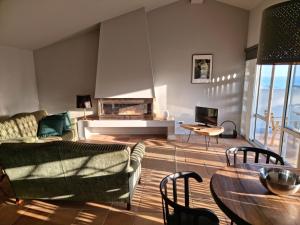 Χώρος καθιστικού στο Place of Moments Natur-Suites SPA
