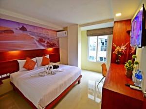 Gallery image of Patong Buri Resort in Patong Beach