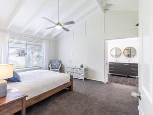 Ocean Palms 11 Prentice Place with a private pool客房内的一张或多张床位