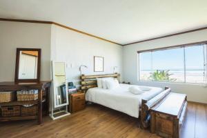 Imagen de la galería de Melkbos Beach Lodge, en Ciudad del Cabo