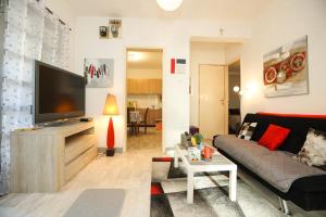 TV a/nebo společenská místnost v ubytování Holiday Home Bura
