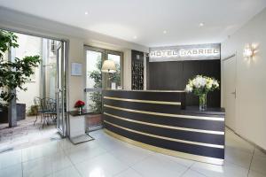 The lobby or reception area at Hotel Gabriel Issy Paris