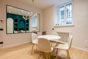 Imagen de la galería de Stylish and fancy flat close to Montenapoleone Brera by Easylife, en Milán