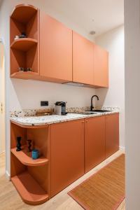 Una cocina o zona de cocina en Stylish and fancy flat close to Montenapoleone Brera by Easylife