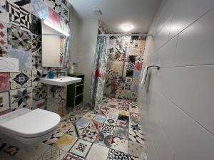 Koupelna v ubytování smartroom Rössli Hunzenschwil + 37 fotografií