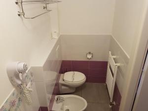 A bathroom at Buon Hotel Bologna Centro - Affittacamere - Self Check-In