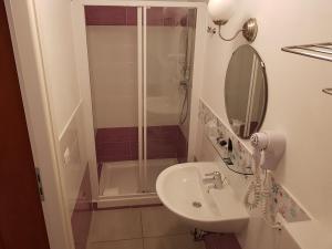 A bathroom at Buon Hotel Bologna Centro - Affittacamere - Self Check-In