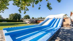 Bazén v ubytovaní Thermal Hotel Mosonmagyarovar alebo v jeho blízkosti