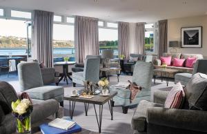 Khu vực ghế ngồi tại Trident Hotel Kinsale
