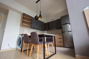 Dapur atau dapur kecil di Double Story in the Sky - Genting Windmill Duplex Suite