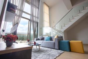 Ruang duduk di Double Story in the Sky - Genting Windmill Duplex Suite