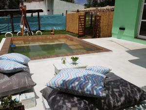 Bazén v ubytování Cabaña La Antonia 2 nebo v jeho okolí