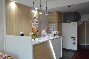 Kuchyň nebo kuchyňský kout v ubytování Hôtel Zahrat Souss -Inezgane