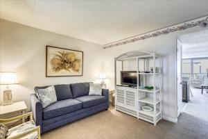 TV a/nebo společenská místnost v ubytování Sea Watch Condos III