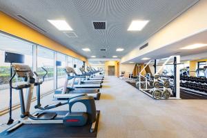 
The fitness center and/or fitness facilities at Swissotel Nankai Osaka
