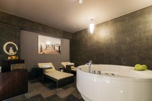 Baðherbergi á Hotel Aleksander Medical & SPA