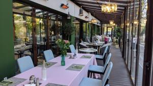 Restoran atau tempat lain untuk makan di Kazzhol Park Hotel Almaty