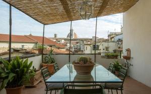 A balcony or terrace at Duomo Vigna Nuova by Halldis