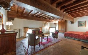 A bed or beds in a room at Duomo Vigna Nuova by Halldis