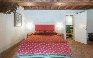 A bed or beds in a room at Duomo Vigna Nuova by Halldis