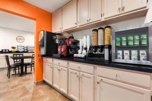 Gallery image of Howard Johnson by Wyndham Waterloo/Cedar Falls in Waterloo