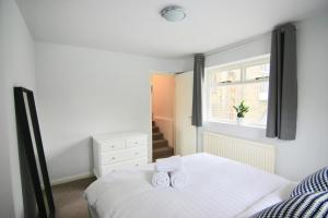 Spacious Bright 1 Bed Flat in Fulham by the Thames