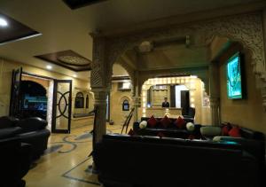 Sjónvarps- og/eða afþreyingartæki á Hotel Prince-Near Jaisalmer Fort