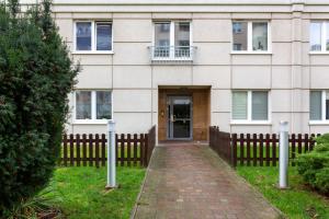 Zahrada ubytování Apartments Chełmońskiego Warsaw Ursus by Noclegi Renters
