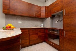 Kuchyň nebo kuchyňský kout v ubytování Apartments Chełmońskiego Warsaw Ursus by Noclegi Renters