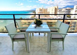 Balkón nebo terasa v ubytování Skol 701. One Bedroom Duplex with Exceptional Sea Views.