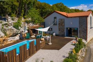 Bazén v ubytování Villa Kamen nebo v jeho okolí