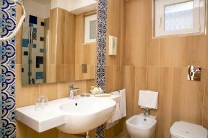 Koupelna v ubytování Hotel Pietra di Luna