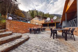 Pemandangan gunung umum atau pemandangan gunung yang diambil dari hotel
