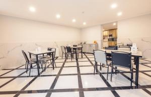 Dapur atau dapur kecil di 10 KEYS Boutique Hotel