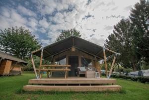 Zahrada ubytování Camping At Sea