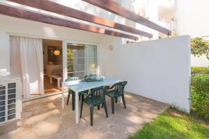 A patio or other outdoor area at Apartamento Ferrera Park 603