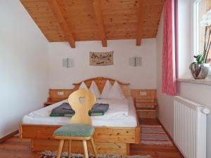 Ένα ή περισσότερα κρεβάτια σε δωμάτιο στο Holiday Home Gunnar - FLU101 by Interhome