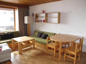Posezení v ubytování Studio Résidence Dixence-10 by Interhome