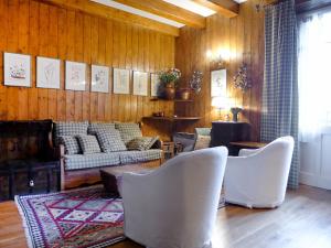 Imagen de la galería de Apartment Les Charmoz-2 by Interhome, en Chamonix-Mont-Blanc