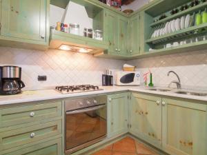 Η κουζίνα ή μικρή κουζίνα στο Holiday Home Bruna by Interhome