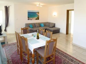 Posedenie v ubytovaní Apartment Suzi-2 by Interhome