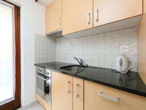 Una cocina o zona de cocina en Apartment Imperial-3 by Interhome