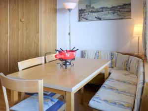 Posezení v ubytování Apartment Beaulieu-2 by Interhome
