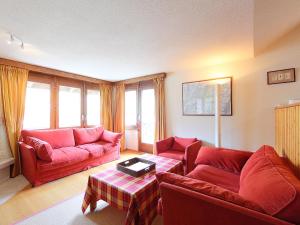Posezení v ubytování Apartment Pyrith by Interhome + 11 fotografií