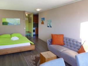 Voodi või voodid majutusasutuse Apartment Jeanne D'Arc Apt- C-28 by Interhome toas